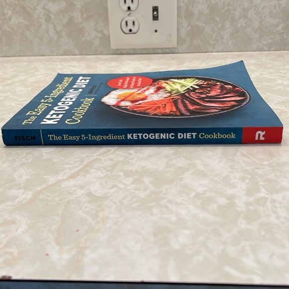 BOOK The Easy 5- Ingredient Ketogenic Diet Cookbook by Jen Fisch GREAT CONDITION - Picture 5 of 9
